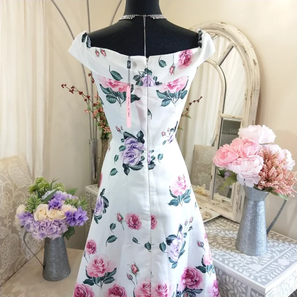 🍒NWT🍒 CHI CHI LONDON WHITE FLORAL HIGH LOW DRESS